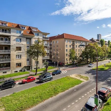 Zwirn Comfort With Balcony Pozsony