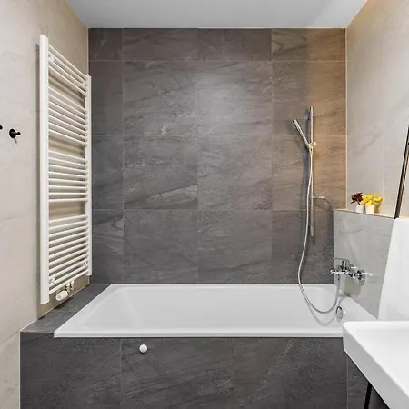 Zwirn Comfort With Balcony Apartment Bratislava