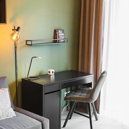 Zwirn Comfort With Balcony Apartment *